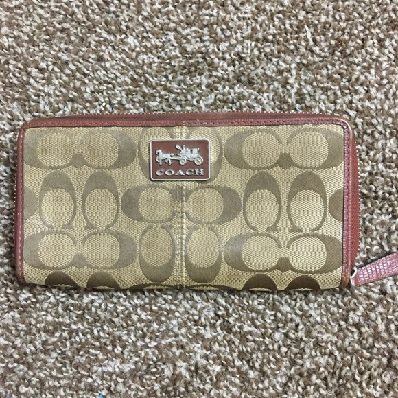 Coach wallet - Picture 1 of 4